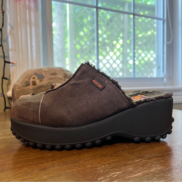 *SOLD* Rocket Dog platform mules - Picture 1 of 6